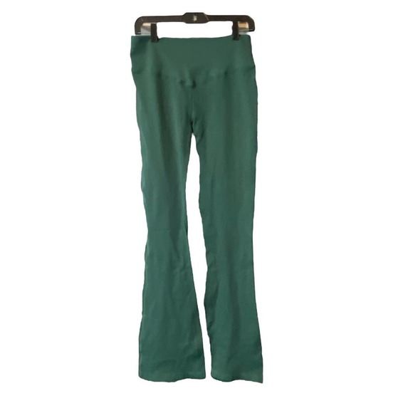 Green athletic leggings- no brand SZ large no pockets, ribbed, flare leg - Picture 2 of 7